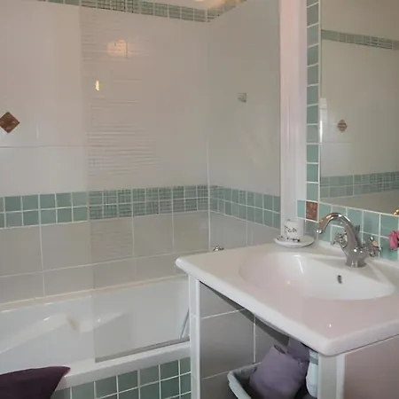Manoir Du Petit Saint-pierre 4* Honfleur